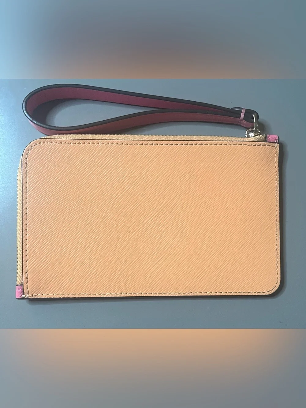 Kate Spade New York Saffiano Leather Zip Wristlet Two-Tone Coral & Orange EUC